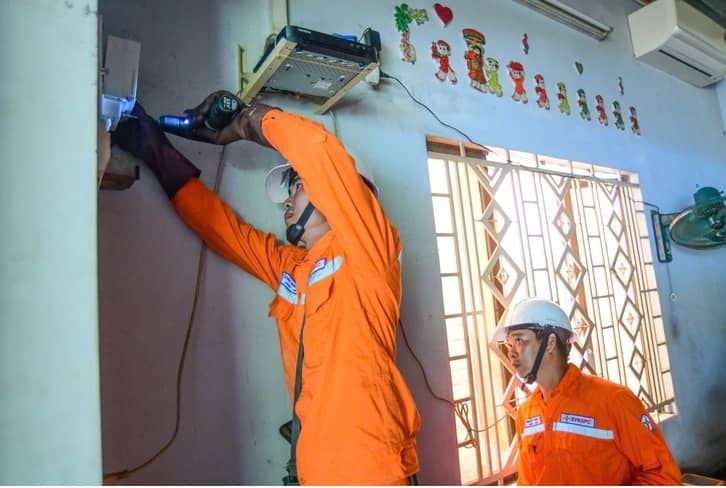 EVN hé lộ giá mua điện thực tế