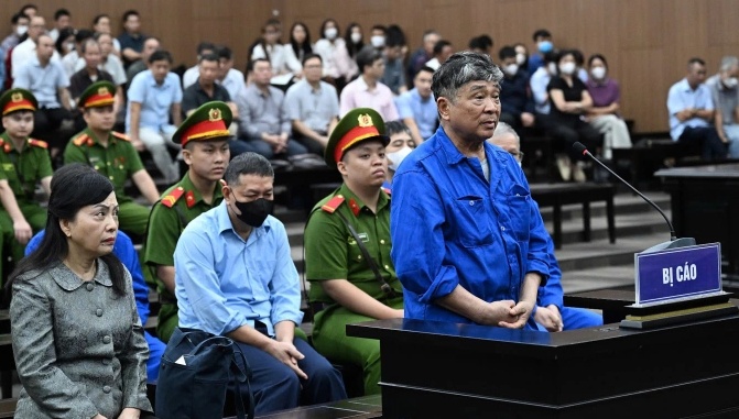 Cựu vụ phó Bộ Y tế: Nhà thầu bệnh viện 'tự mang' 88 tỷ đồng đến biếu