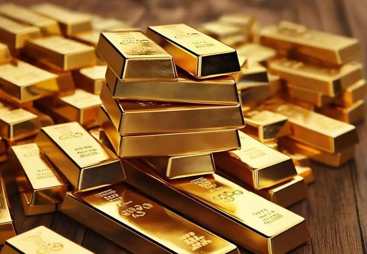 Thị trường vàng biến động ngược chiều thế giới