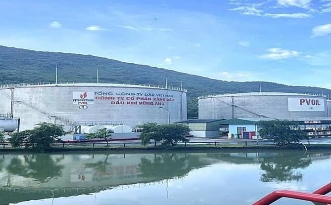 Kế toán của PVoil Vũng Áng 'ôm' 94 tỷ đồng tiền xăng dầu đi đánh bạc