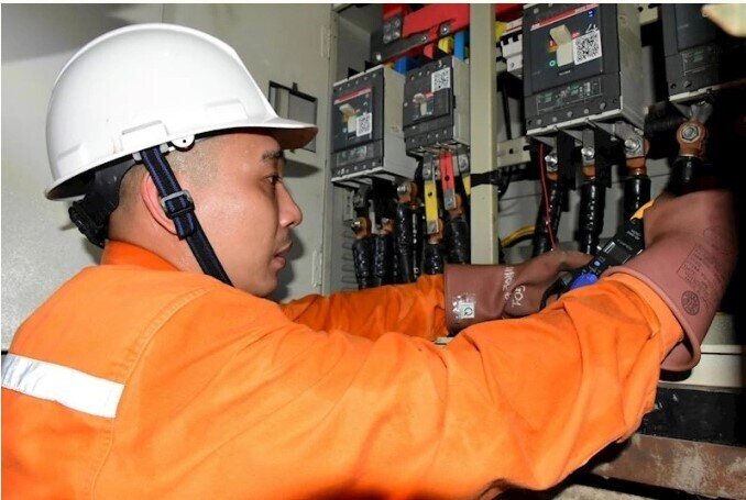 Bộ Công Thương muốn áp ngay khung giờ điện cao điểm 17h30-22h30