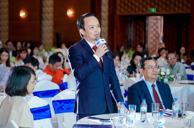 Ông Trịnh Văn Quyết bất ngờ tái xuất tại ĐHĐCĐ FLC, được giới thiệu với vai trò Chủ tịch Tập đoàn