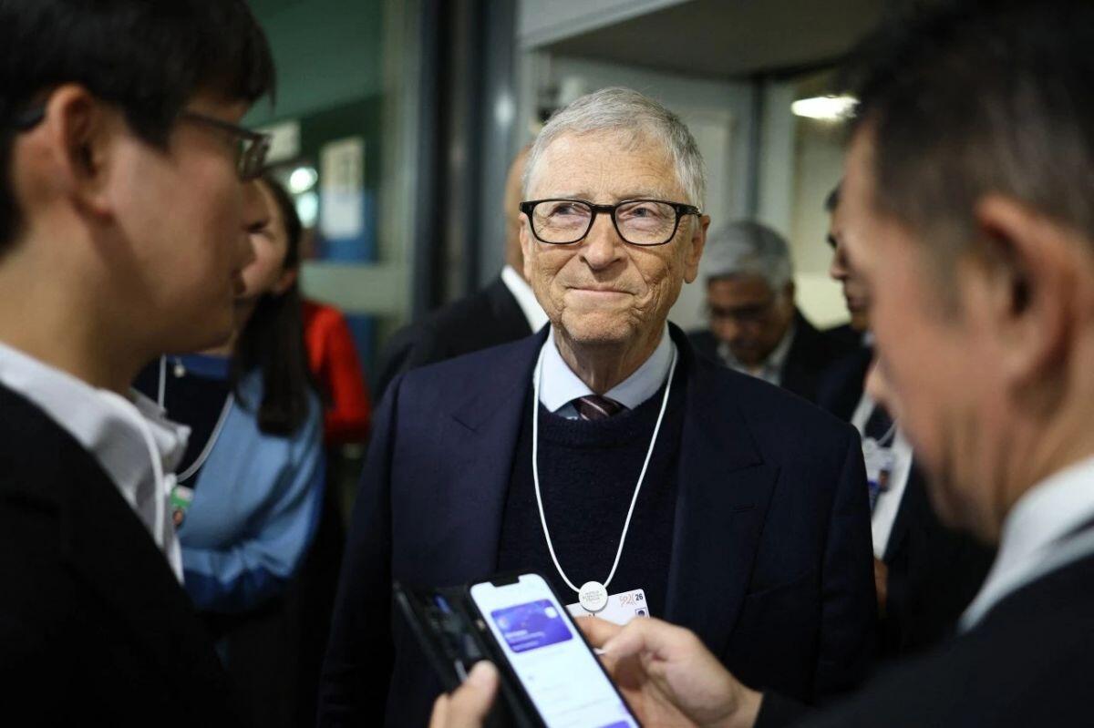 Bill Gates và cú "rơi tự do" của một biểu tượng toàn cầu