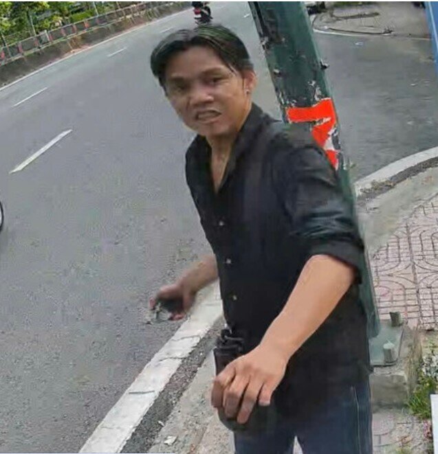 Nam đã đập phá hơn 10 tủ đổi pin xe điện VinFast trên địa bàn TP.HCM, gây thiệt hại hàng trăm triệu  ...