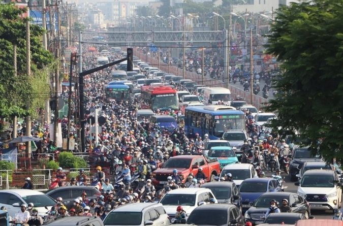 Chuyên gia: Chỉ giãn dân chưa đủ để cứu ùn tắc nội đô TP HCM