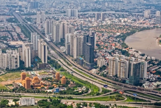 Chuyên gia: Chỉ giãn dân chưa đủ để cứu ùn tắc nội đô TP HCM