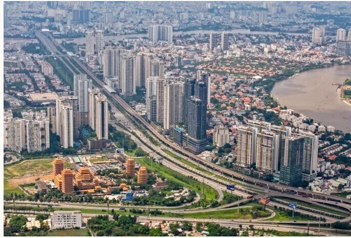 Chuyên gia: Chỉ giãn dân chưa đủ để cứu ùn tắc nội đô TP HCM