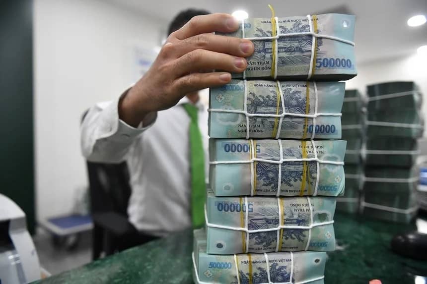 "Cuộc chiến nghìn tỷ" sau quầy giao dịch