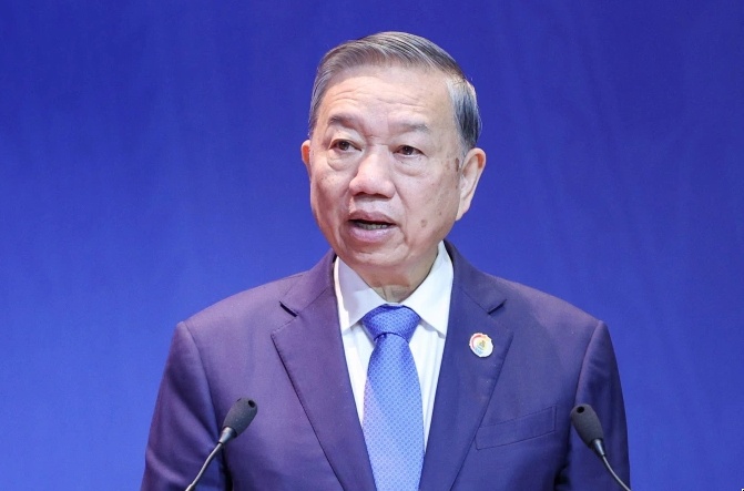'Công đoàn không thể mạnh nếu xa công nhân'