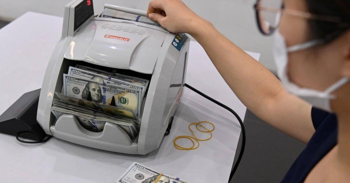 Ngoại tệ sắp dễ đổi hơn?