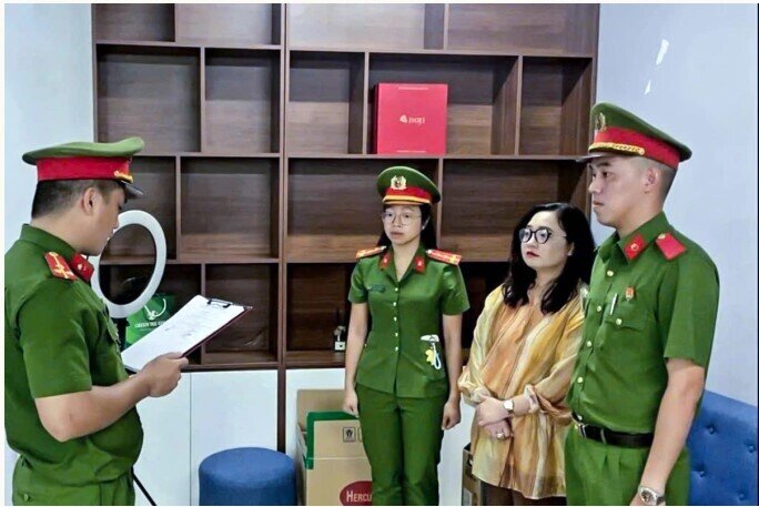 Tổng giám đốc bị khởi tố sau màn rao bán 29 lô đất 'ngoại giao'