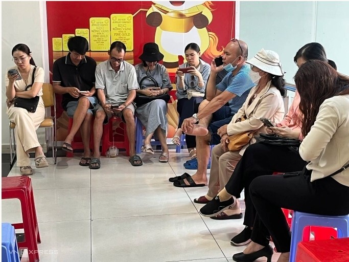 Giá vàng miếng giảm hơn 4 triệu đồng một lượng