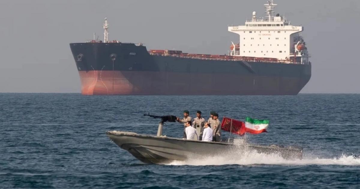 Iran "siết" yết hầu năng lượng toàn cầu