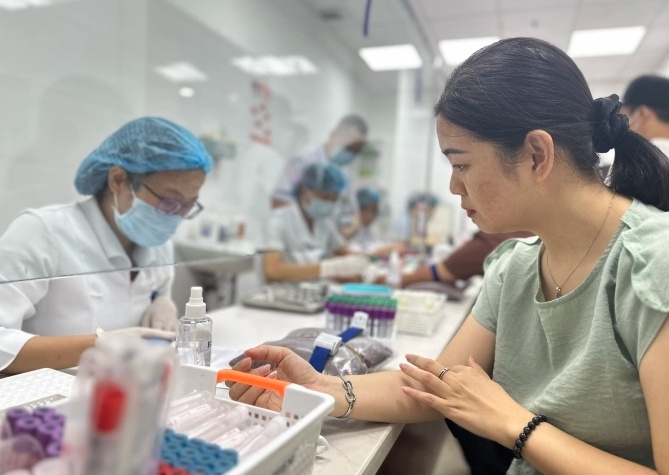 Người dân Hà Nội khám sức khỏe miễn phí như thế nào