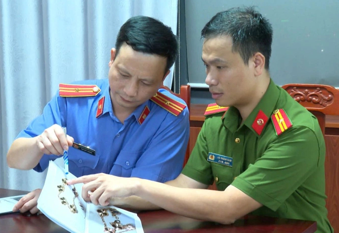 Làm giả hơn 10.000 trang sức hàng hiệu quy mô lớn