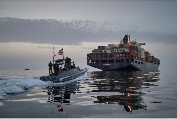 Iran đóng eo biển Hormuz