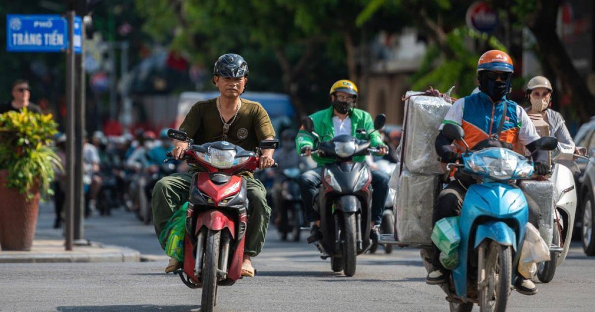 Bước lùi thận trọng của chính quyền thủ đô trước bài toán xe xanh