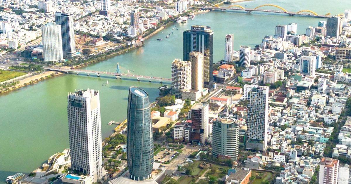 Địa ốc đối diện vòng lặp quen thuộc