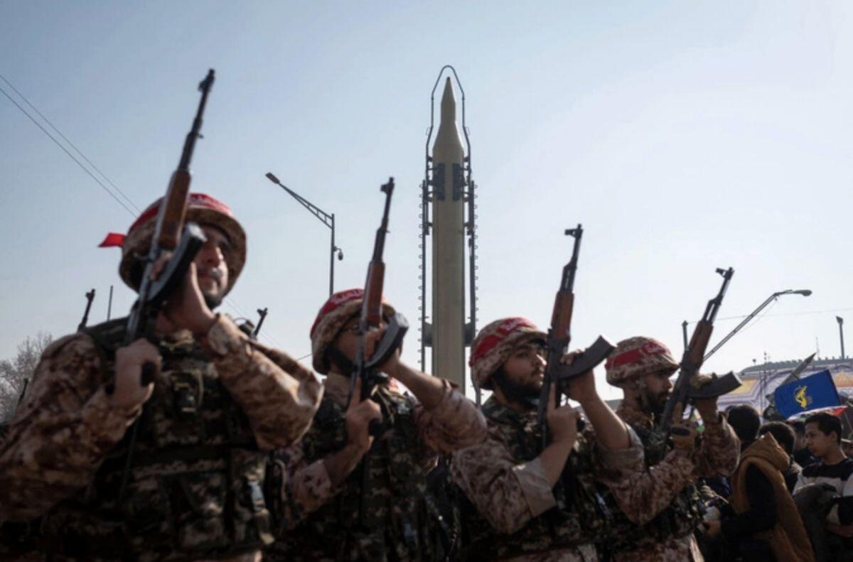 Tình báo Mỹ lo ngại Iran 'có thể đóng Hormuz bất cứ lúc nào'