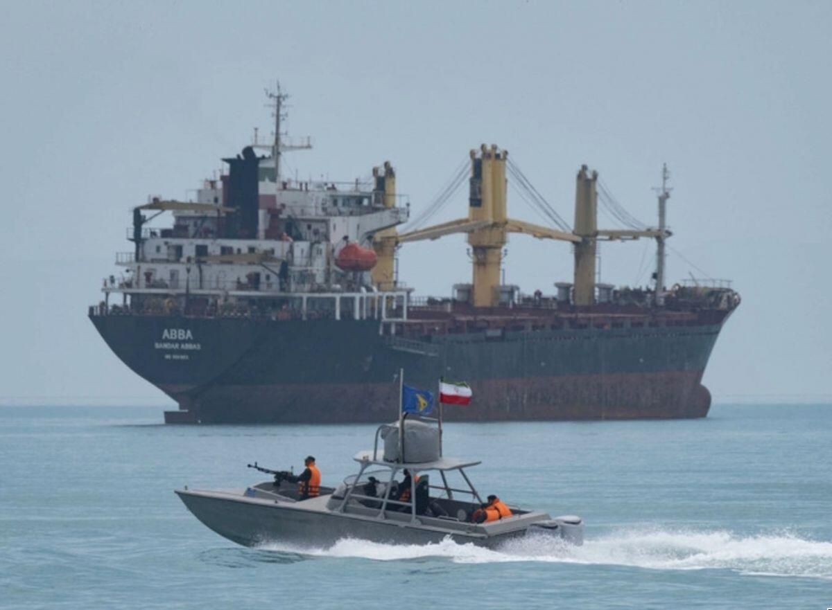 Tình báo Mỹ lo ngại Iran 'có thể đóng Hormuz bất cứ lúc nào'