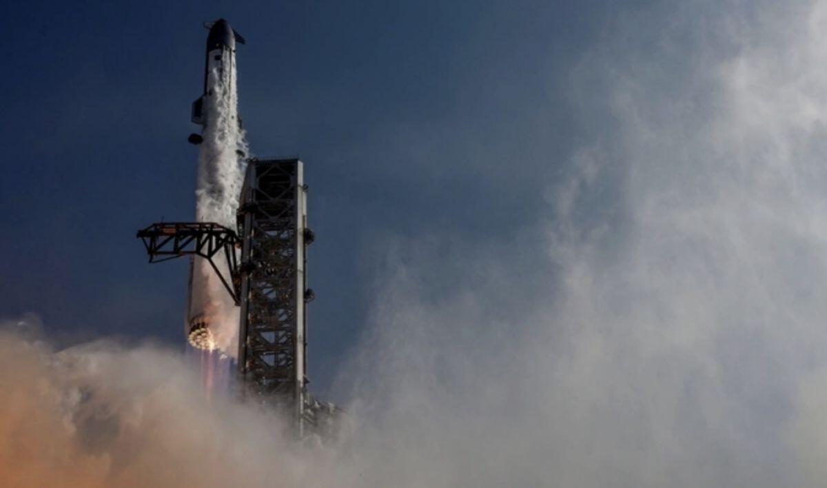 Đế chế kinh doanh khổng lồ của Elon Musk