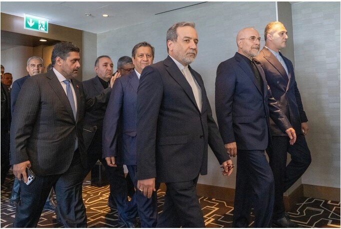 Mỹ - Iran nhất trí lập đường dây liên lạc để tránh sự cố ở eo biển Hormuz