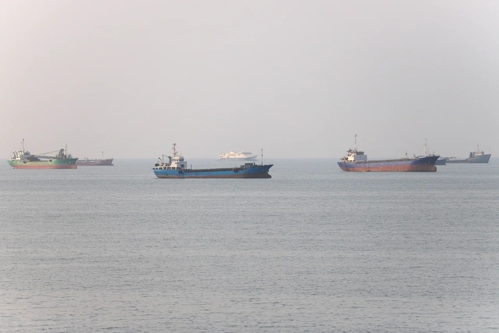 Tehran siết quyền điều phối Hormuz