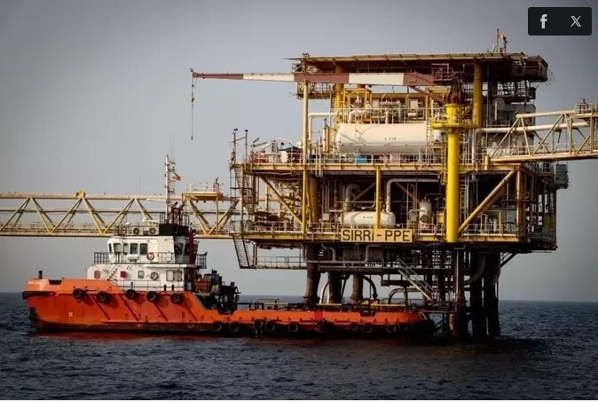 Mỹ lần đầu để Iran bán dầu bằng USD sau nhiều thập kỷ