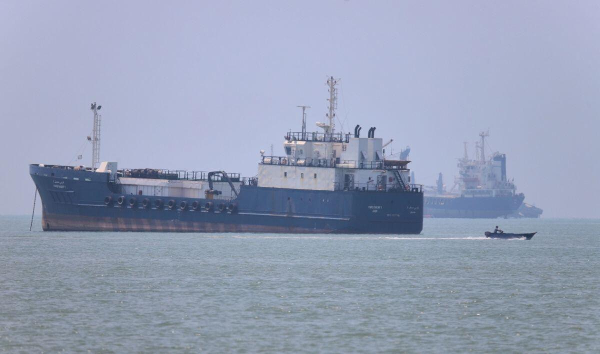 Oman - Iran có thể hợp tác thu phí ở Hormuz thế nào