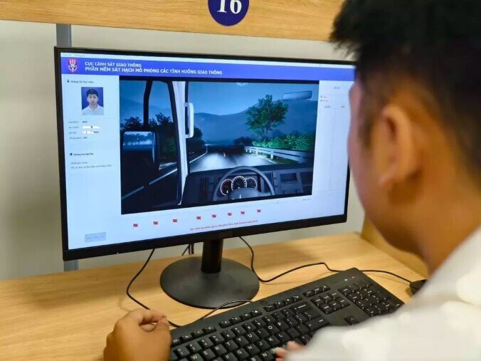 Bỏ thi mô phỏng sát hạch lái xe từ 1/7