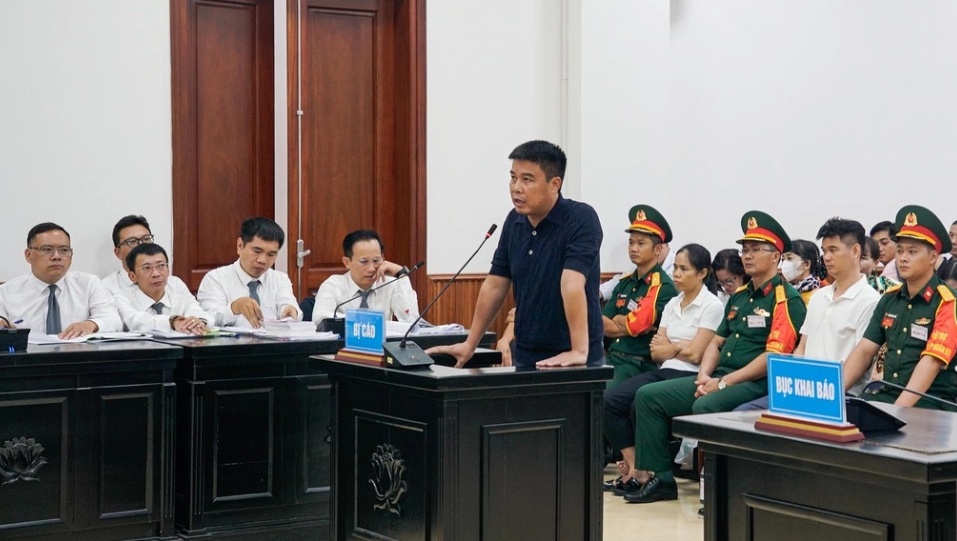 Hậu 'Pháo' xin tạm dừng phiên tòa để thỏa thuận bồi thường 7.000 tỷ với người mua đất
