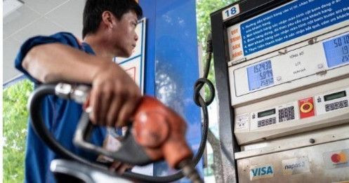 Giá xăng, dầu cùng giảm