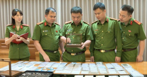 Đường dây buôn lậu 28.000 viên kim cương bị lật tẩy từ các phiên livestream bán hàng