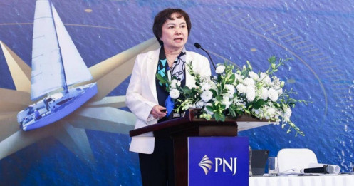 PNJ tính mua cổ phiếu sau cú sốc giảm sàn