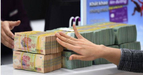 Vì sao nhiều ngân hàng sẵn sàng trả lãi suất cao để hút vốn?
