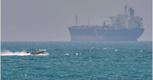 Ba tàu hàng trúng tập kích tại Hormuz trong 24 giờ
