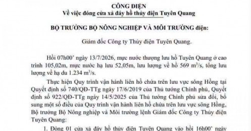 Đóng 1 cửa xả đáy hồ thủy điện Tuyên Quang