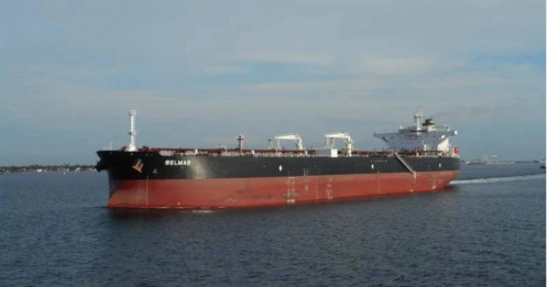Máy bay Mỹ phóng tên lửa, bắn hỏng tàu dầu 'sắp cập cảng Iran'