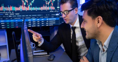 Loạt cổ phiếu bất ngờ được "bật đèn xanh", có mã còn dư địa tăng hơn 23%