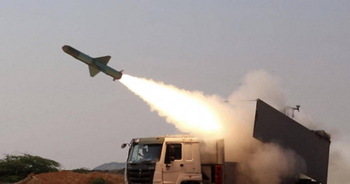 Iran tuyên bố phóng tên lửa vào tàu Mỹ ở Ấn Độ Dương