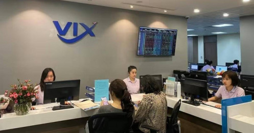 Lợi nhuận VIX giảm 94%