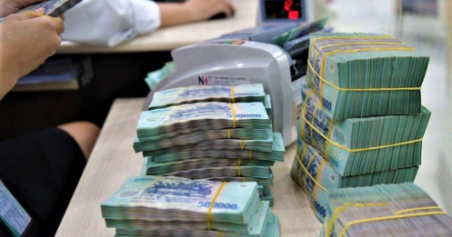 Tín dụng tăng mạnh, vì sao lãi suất vẫn khó giảm?
