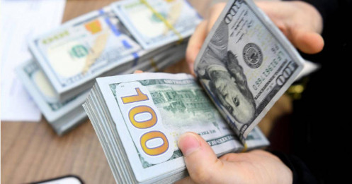 Giá USD tự do lao dốc