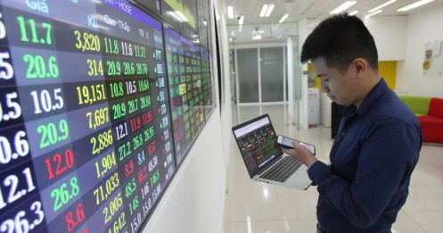 Chứng khoán xuống thấp nhất từ khi được xác nhận nâng hạng