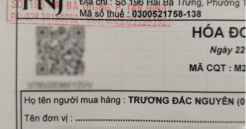 Vì sao mình vẫn mua vàng PNJ giữa tâm bão?