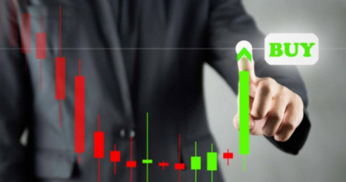 Sếp lớn đồng loạt mua cổ phiếu công ty mình, tín hiệu gì cho nhà đầu tư?