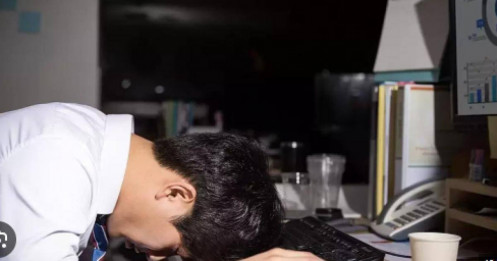 9X khổ sở vì đu đỉnh chung cư, vàng, chứng khoán