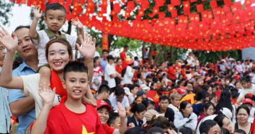 Đề xuất biểu dương vợ chồng sinh đủ hai con ở 10 tỉnh thành có mức sinh thấp