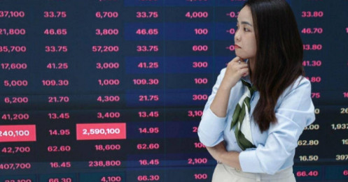 VN-Index giảm hơn 124 điểm trong tháng 7