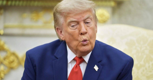 Capital One nói đóng 300 tài khoản của Tập đoàn Trump do lo ngại rửa tiền